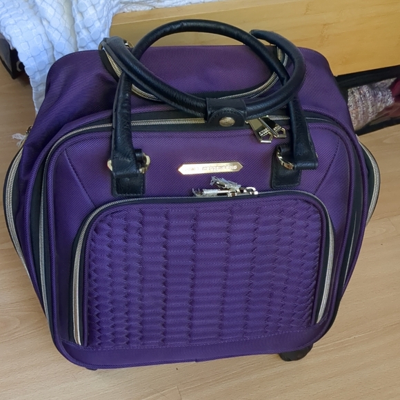 Aimee Kestenberg Other - Aimee Kestenberg Carry On Spinner Polyester Twill 4-Wheel Underseater Plum